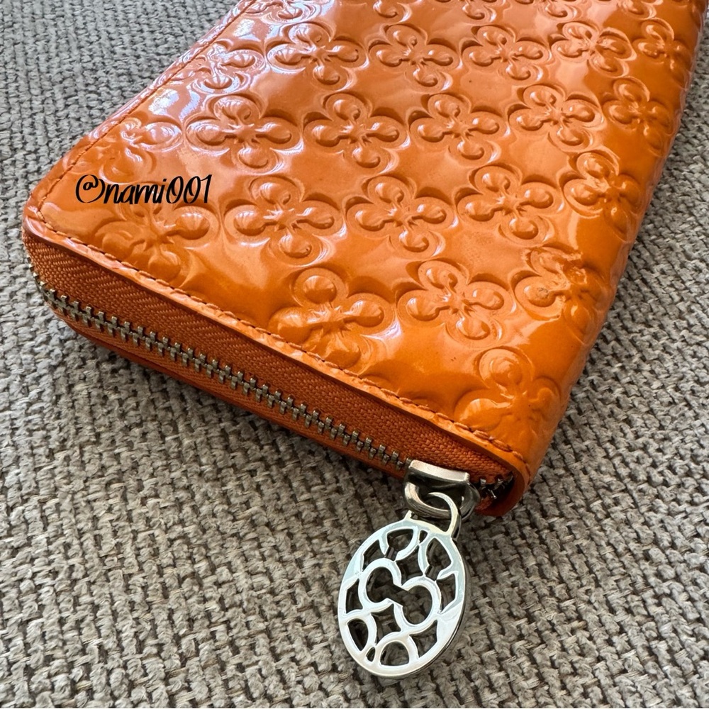 Coach Orange Patent Glossy  Zipper Wallet with Silver Emblem Pull